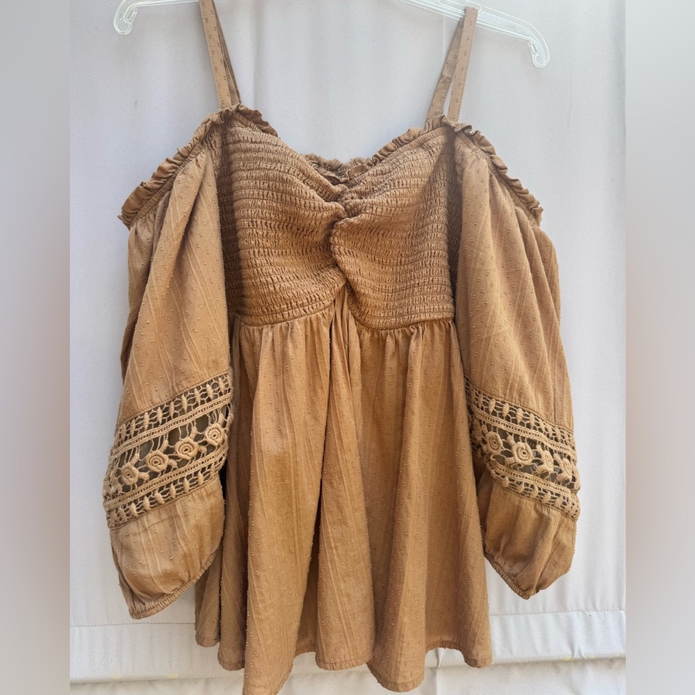 Torrid Size 1 Boho Smocked Babydoll Top Camel Swiss Dot Cottagecore